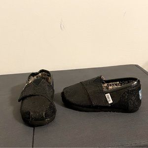 Tom’s Black Sparkle Shoes Slip ons Toddler baby walking shoes Size 6